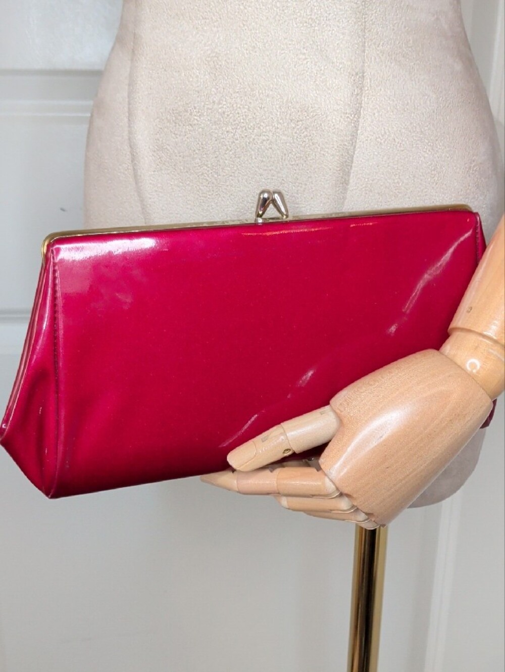 Vintage 60s Red Patent Leather Clutch Purse Cocktail Bag Kiss Lock - Picture 4 of 10